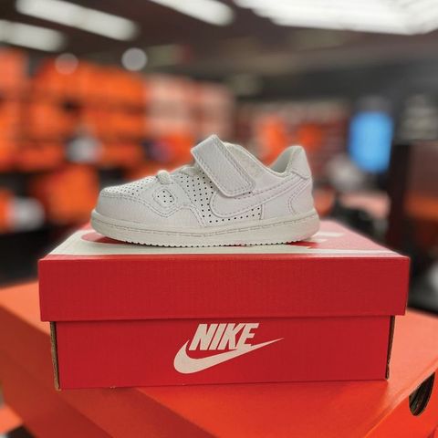 nike bergen mall paramus nj