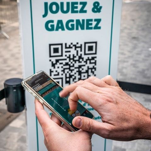 Gamification of the waiting line. Ongewoon beweegt ook ongewoon #base #butikcando Gamification of the waiting line. Ongewoon beweegt ook ongewoon #base #butikcando